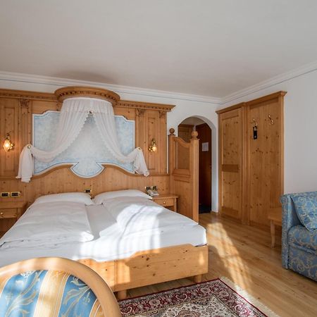 Hotel Chalet All'Imperatore Мадонна-ді-Кампільйо Екстер'єр фото