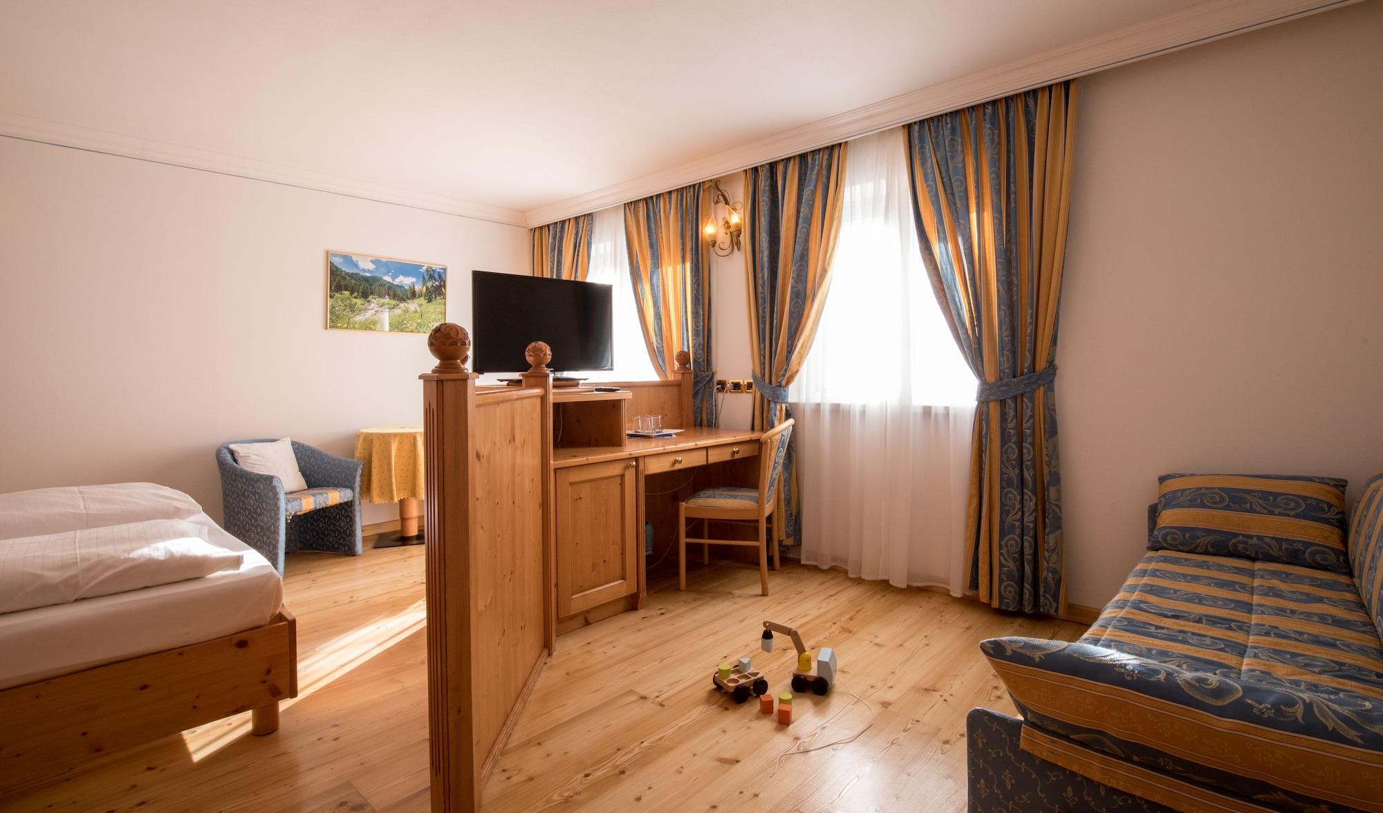 Hotel Chalet All'Imperatore Мадонна-ді-Кампільйо Екстер'єр фото