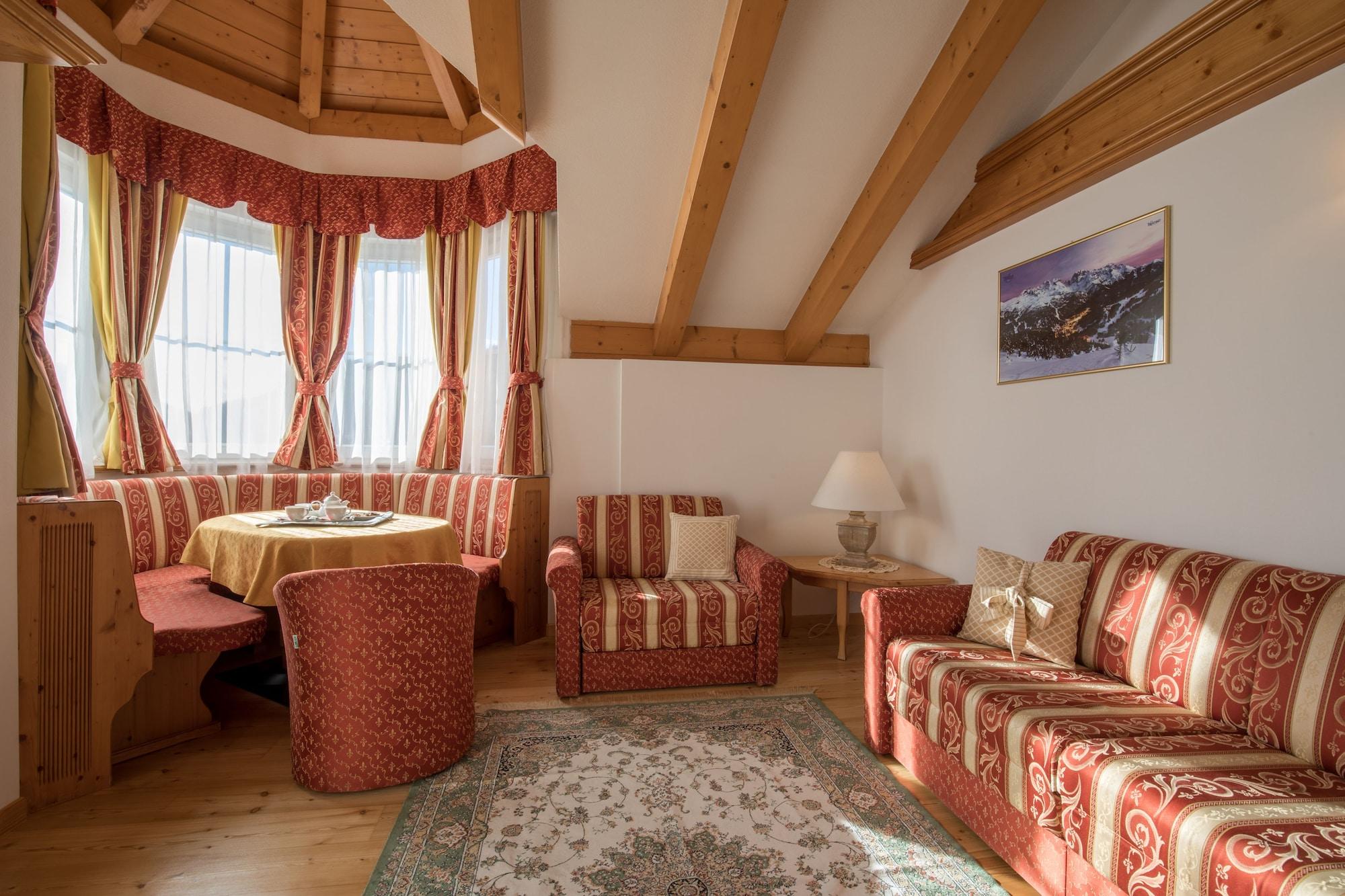 Hotel Chalet All'Imperatore Мадонна-ді-Кампільйо Екстер'єр фото