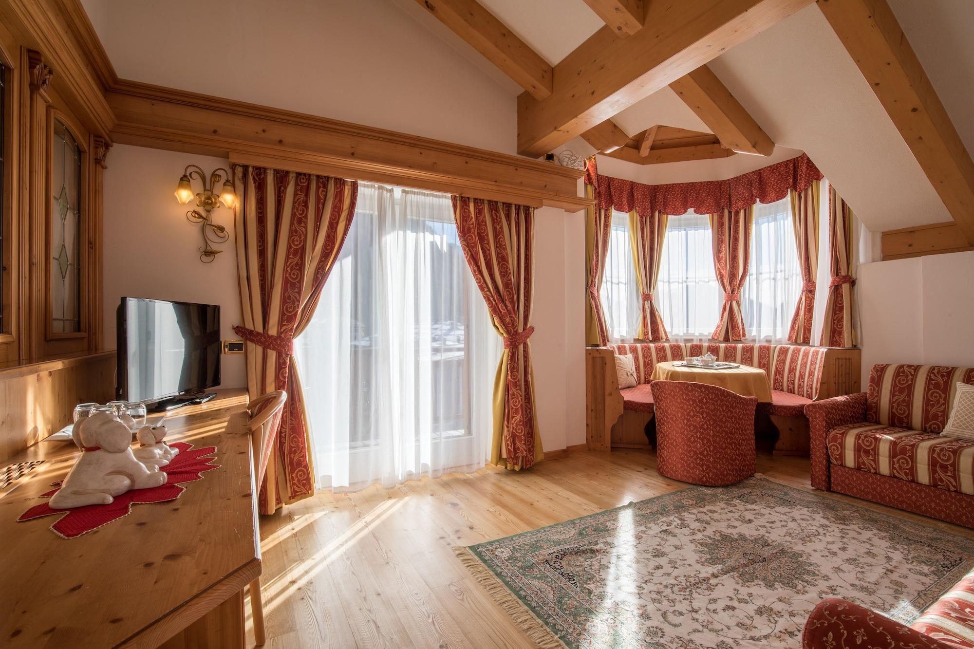 Hotel Chalet All'Imperatore Мадонна-ді-Кампільйо Екстер'єр фото