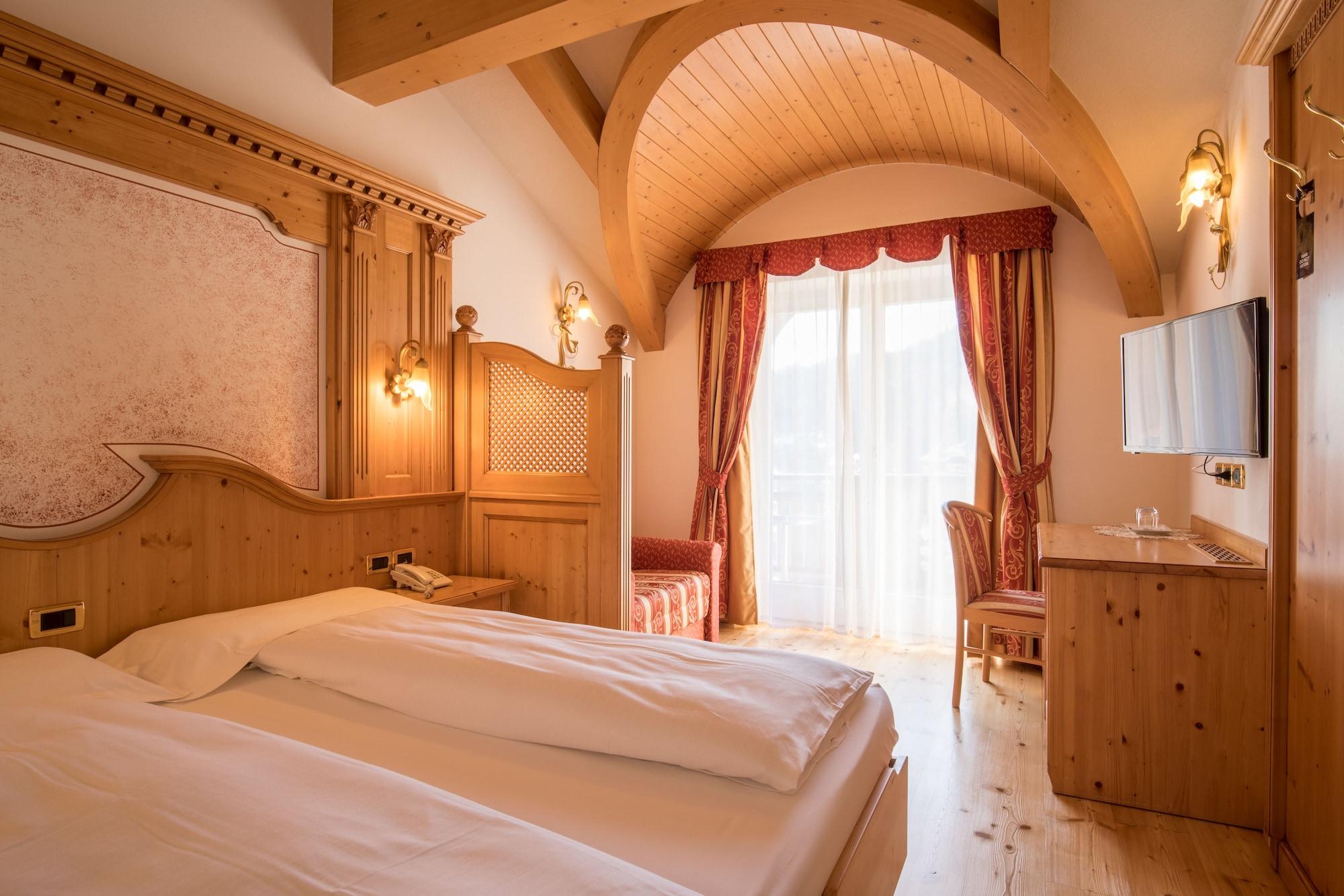 Hotel Chalet All'Imperatore Мадонна-ді-Кампільйо Екстер'єр фото