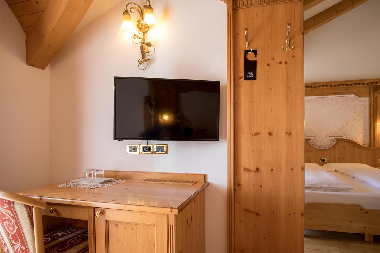 Hotel Chalet All'Imperatore Мадонна-ді-Кампільйо Екстер'єр фото